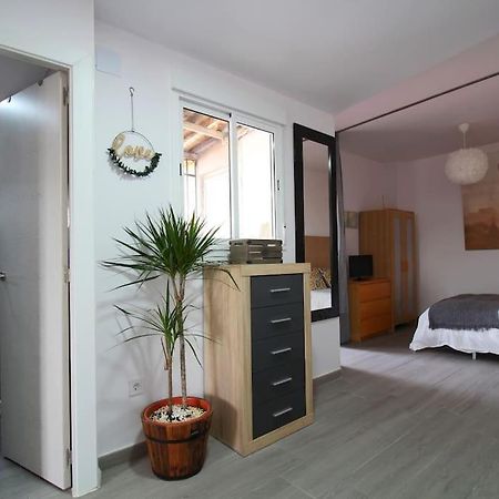 Suite Puerta Osario Con Terraza เซบีญา ภายนอก รูปภาพ
