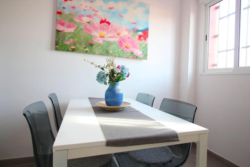 Suite Puerta Osario Con Terraza เซบีญา ภายนอก รูปภาพ