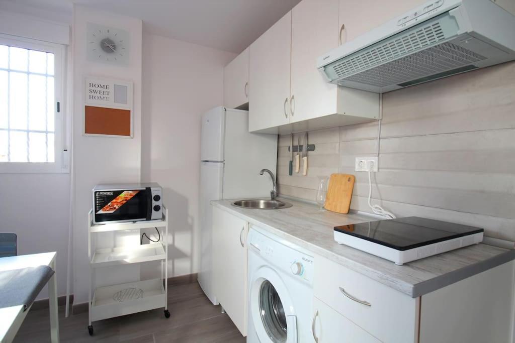 Suite Puerta Osario Con Terraza เซบีญา ภายนอก รูปภาพ