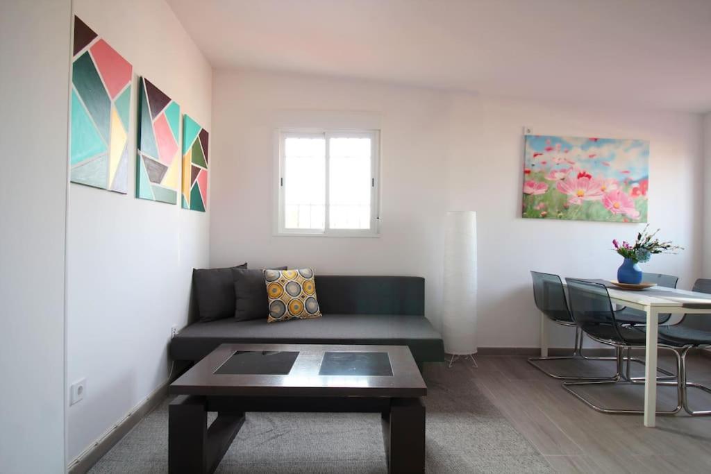 Suite Puerta Osario Con Terraza เซบีญา ภายนอก รูปภาพ