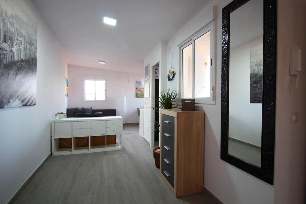 Suite Puerta Osario Con Terraza เซบีญา ภายนอก รูปภาพ