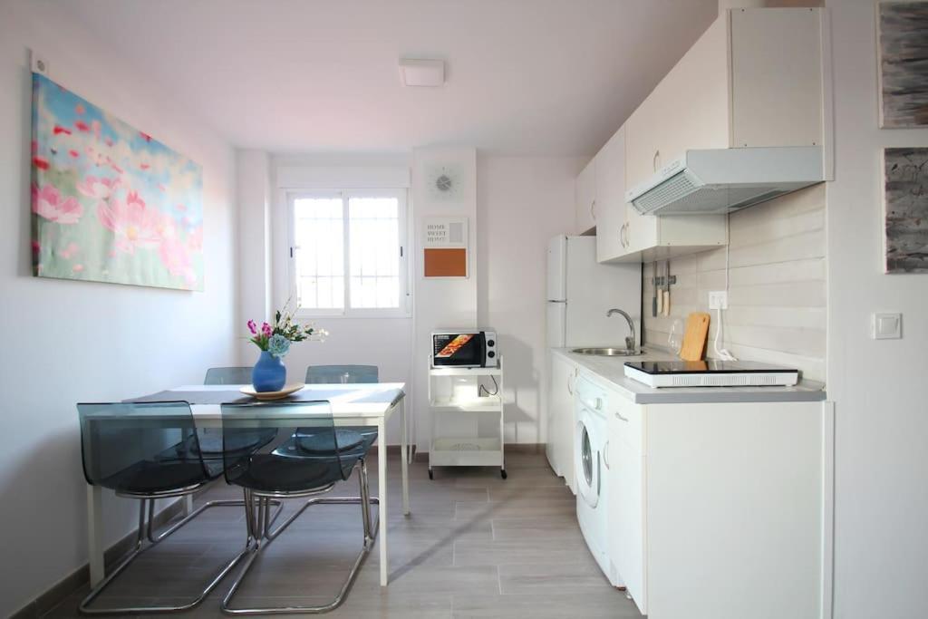 Suite Puerta Osario Con Terraza เซบีญา ภายนอก รูปภาพ