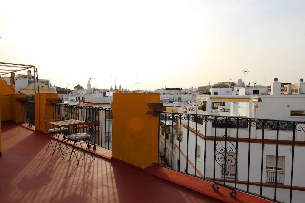 Suite Puerta Osario Con Terraza เซบีญา ภายนอก รูปภาพ