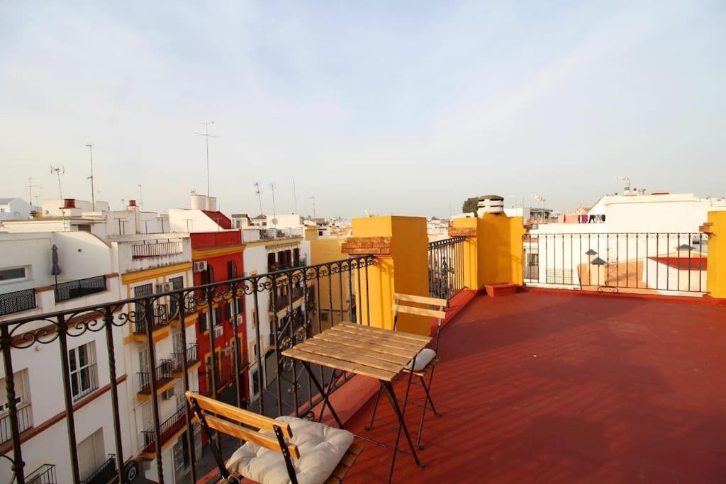 Suite Puerta Osario Con Terraza เซบีญา ภายนอก รูปภาพ