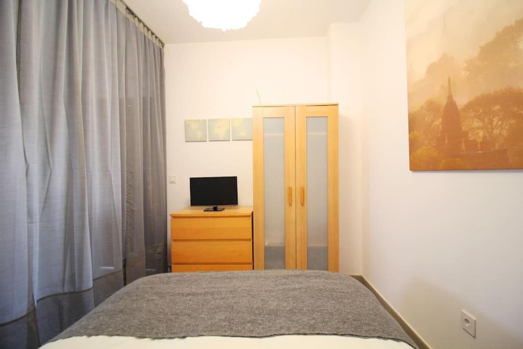 Suite Puerta Osario Con Terraza เซบีญา ภายนอก รูปภาพ